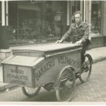 Sjaak Kroeze, broodbezorger bij Bakkerij Veldwachter op de Snippeling