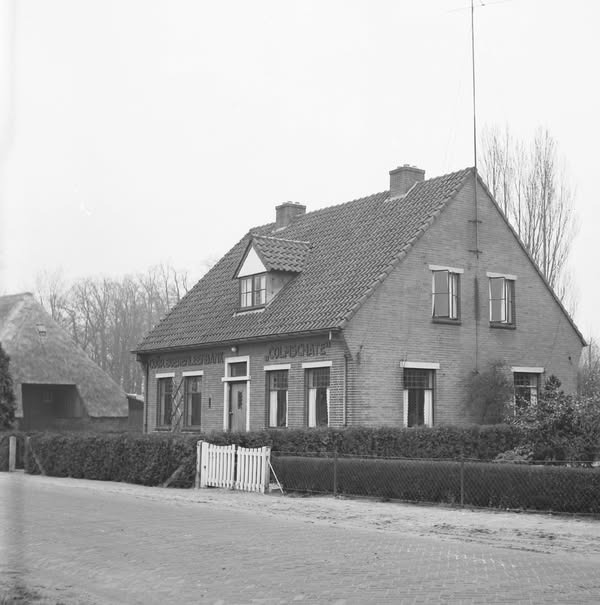 Boerenleenbank en Rabo Colmschate Cooperatieve Boerenleen Colmschate 1962 aan de Stationsweg