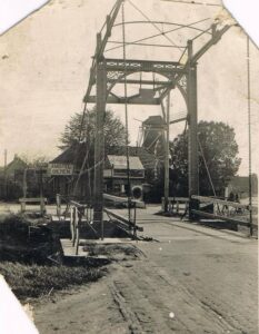 Cafe van der Wal (De Kroon) links