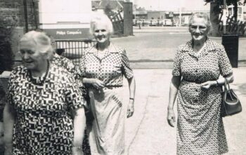 Reisje Senioren Soos Colmschate. vlnr. Mina Kloosterboer (Oerdijk), Toos Klein Swormink-Jeurnink en Mina Jansen-Leunk (Balkenbroek).