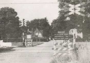 Spoorwegovergang Stationsweg 1979 Colmschate