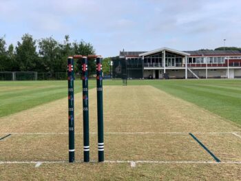 De wickets op het terrein van de Sallandse Cricket Club