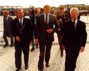 Prins Willem Alexander bij de opening van De Scheg op 8 oktober 1993
