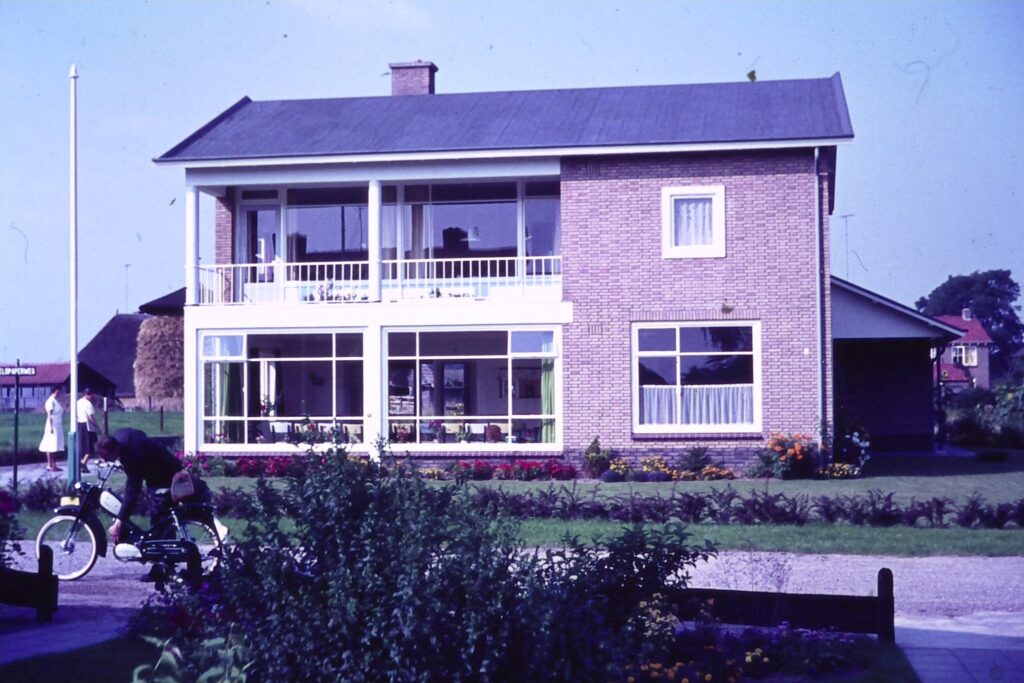 Groene Kruisgebouw Groene Kruisgebouw Veldpaperweg 2 Colmschate