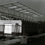 Bouw van de tribune van Koninklijke UD Colmschate Vijfhoek