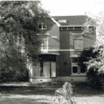 De villa van Vleesfabriek Linthorst aan de Stationsweeg 35 (Adriana)