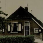 Het woonhuis van de familie Kroeze aan de overkant van de smederij Het woonhuis van de familie Kroeze aan de overkant van de smederij