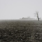 In de verte boerderij 't Oostrik In de verte boerderij 't Oostrik