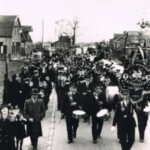 Muziekvereniging Eendracht over de Holterweg tegenover Bielderman