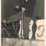 Teunis Bielderman staat op het toneel Teunis Bielderman staat op het toneel