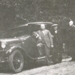 Jac. Trip met zijn grote Ford samen de familie Klosters Jac. Trip met zijn grote Ford samen de familie Klosters