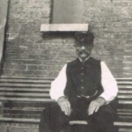 opa alberts vader van jan alberts de postbode, hij was spoorwegarbeider en woonde toen op het huis van olde hanhof op de snippeling