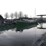 Overijssels kanaal met de Rietmansbrug met woonboot Overijssels kanaal met de Rietmansbrug met woonboot