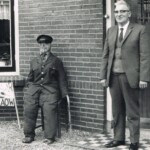 Postbode Jan Alberts krijgt AOW 2 1 1968 postbode jan alberts krijgt aow 2 1 1968