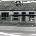 Afgebrande café van Haverhoek, op deze plek kwam later Autobedrijf Bouwman