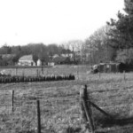 Bloemendalsweg 6-8. Katerstede De Heerlijkheid, gefotografeerd vanaf de Huenderkolkweg. Op de achtergrond Huize Salland. Jaren 80.