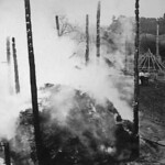 Brand in een hooischelf van de boerderij van weduwe Brinkman te Colmschate. Vijf omliggende hooischelven en enkele schuren waren ook prooi van de vlammen op 6 juli 1936,op weteringen nr.12 Brand in een hooischelf van de boerderij van weduwe Brinkman te Colmschate. Vijf omliggende hooischelven en enkele schuren waren ook prooi van de vlammen op 6 juli 1936,op weteringen nr.12