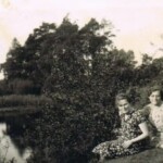 Huenderkolk 1934 links Willemien Cellarius en een vriendin Colmschate