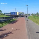 Huidige situatie passage spoor op de Holterweg, gezien vanuit Colmschate Huidige situatie passage spoor op de Holterweg, gezien vanuit Colmschate