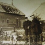 Links Huize Goorman Heukelenseweg 3 op de Snippeling, later bewoond door familie Schutte Links Huize Goorman Heukelenseweg 3 op de Snippeling, later bewoond door familie Schutte