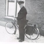 Postbode Hendrik Starink, collega van Jan Alberts, Colmschate Postbode Hendrik Starink, collega van Jan Alberts, Colmschate