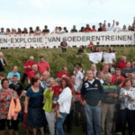 Protest tegen de geplande spoorboog in Colmschate Protest tegen de geplande spoorboog in Colmschate