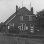 Weteringsweg 6, familie Achtereekte van Groot Douwel augustus1983. Op de achter 't Oostrik