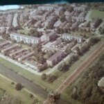 Zoomkade en de Rivierenwijk. Langs het water langs de huizen lag oorspronkelijk de Kanaaldijk West